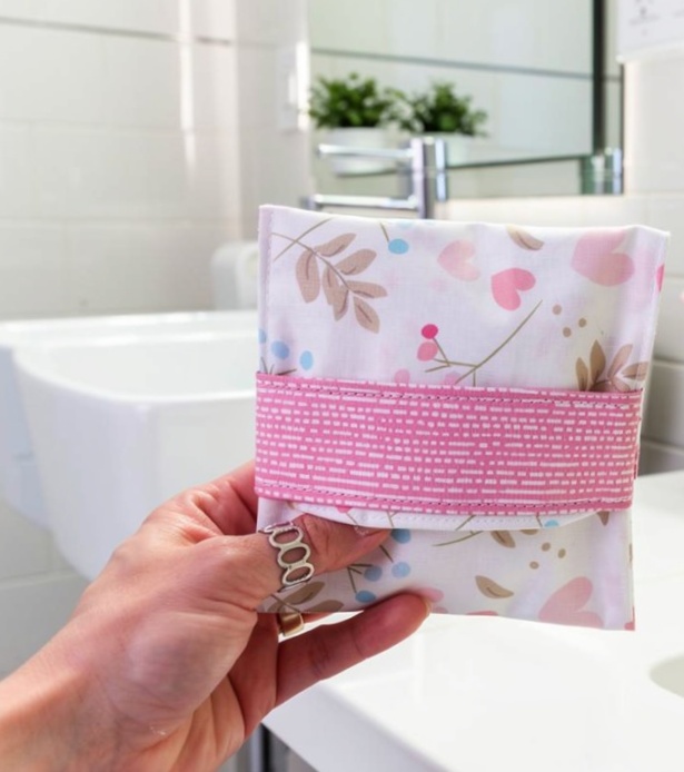 ¡Adiós al desorden en tu bolso! Cose este ORGANIZADOR para toallas femeninas
